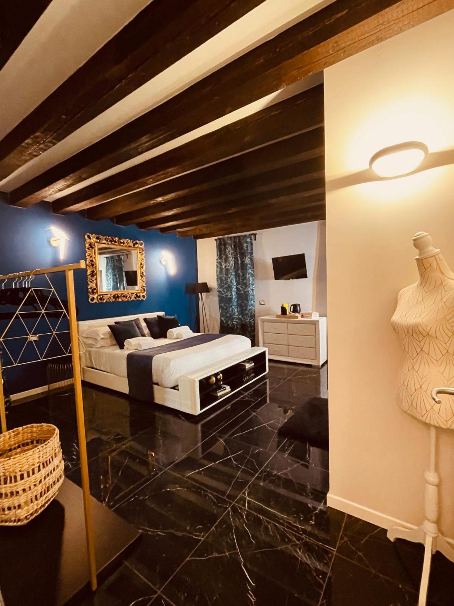 Dimora Fattorini B&B Кьоджа Номер фото