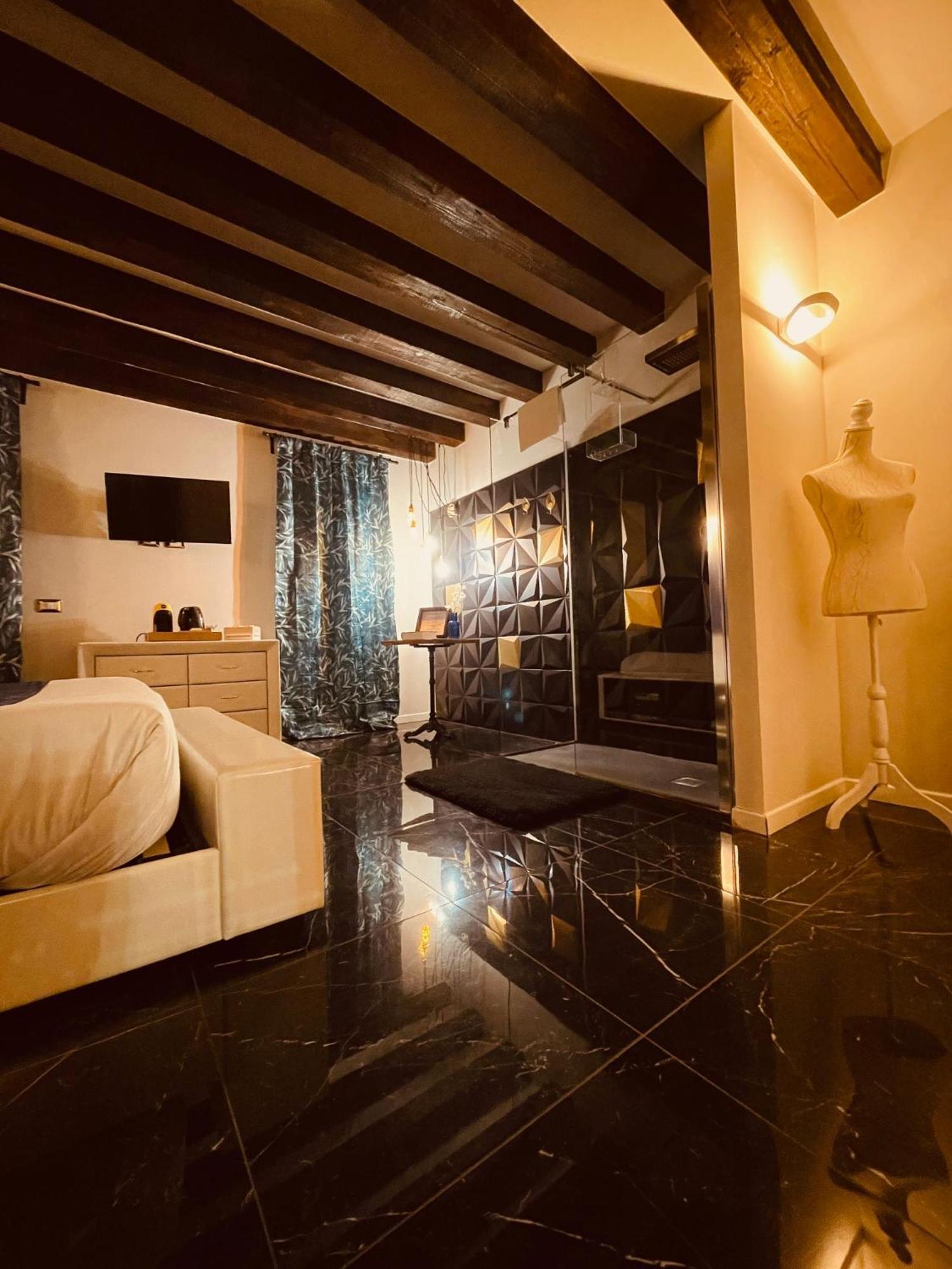 Dimora Fattorini B&B Кьоджа Номер фото